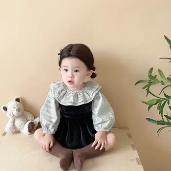 2023 Kore Sonbahar Bebek Kız 2 adet Giysi Set Pamuk Şerit Fırfır Yaka Uzun Kollu Üst Askı tulum takımı Bebek Kız Kıyafet