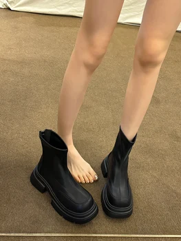 Kışlık Botlar Bayan Yuvarlak Ayak Fermuar kadın ayakkabısı Takunya Platformu Lüks Tasarımcı Botları-Kadınlar 2023 Orta Buzağı Siyah Kauçuk Kaya Moda