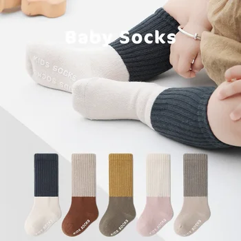 Bebek Çorap Sonbahar ve Kış Yeni Kore Versiyonu çocuk Renk kodlu kaymaz Yürümeye Başlayan Çorap Yenidoğan Düz Orta tüp Çorap