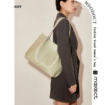 2023 Yeni Lüks Tasarımcı Büyük Kapasiteli Tote Yaz Rahat Çok Yönlü omuz çantaları Basit Tarzı Katı Kadınlar İçin Moda Çanta
